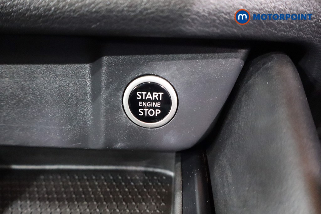 Nissan Qashqai N-Connecta Automatic Petrol SUV - Stock Number (1567246) - 13th supplementary image