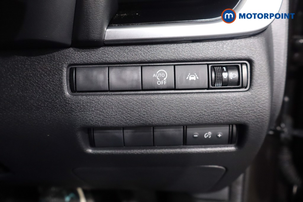 Nissan Qashqai N-Connecta Automatic Petrol SUV - Stock Number (1567246) - 23rd supplementary image