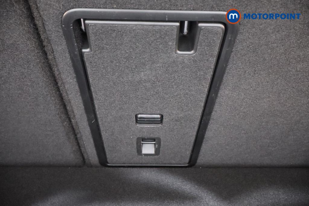 Ford Explorer Premium Automatic Electric SUV - Stock Number (1567677) - 27th supplementary image