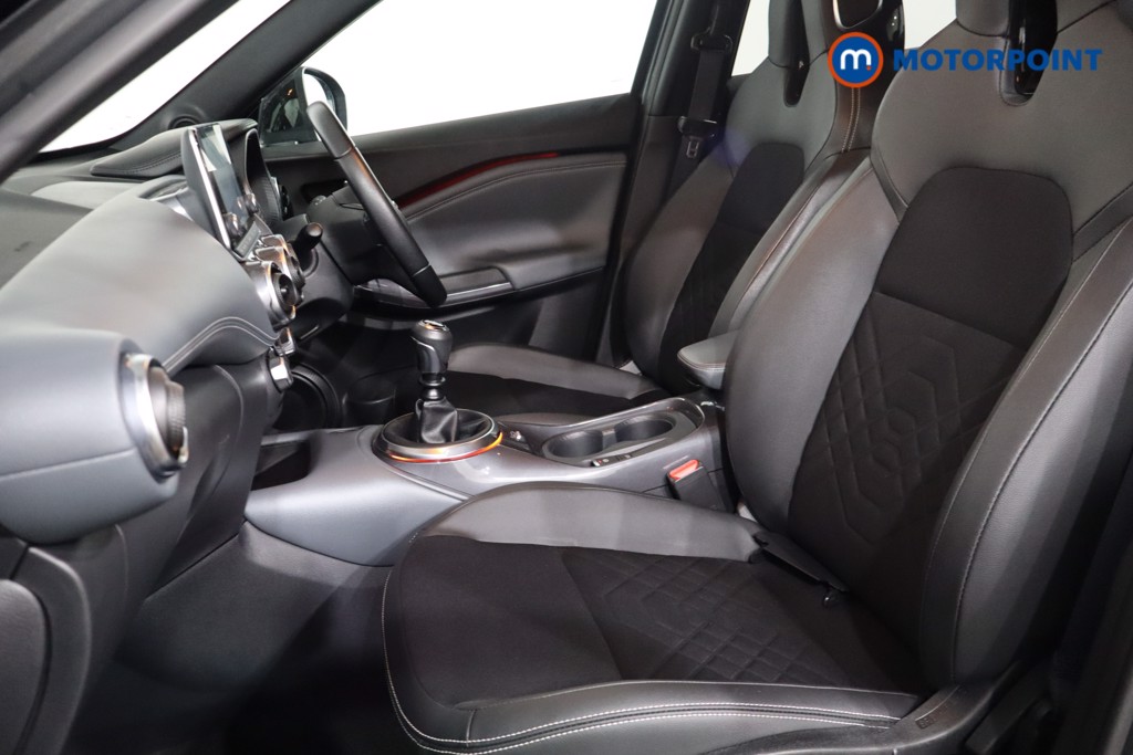 Nissan Juke Tekna Manual Petrol SUV - Stock Number (1568345) - 4th supplementary image