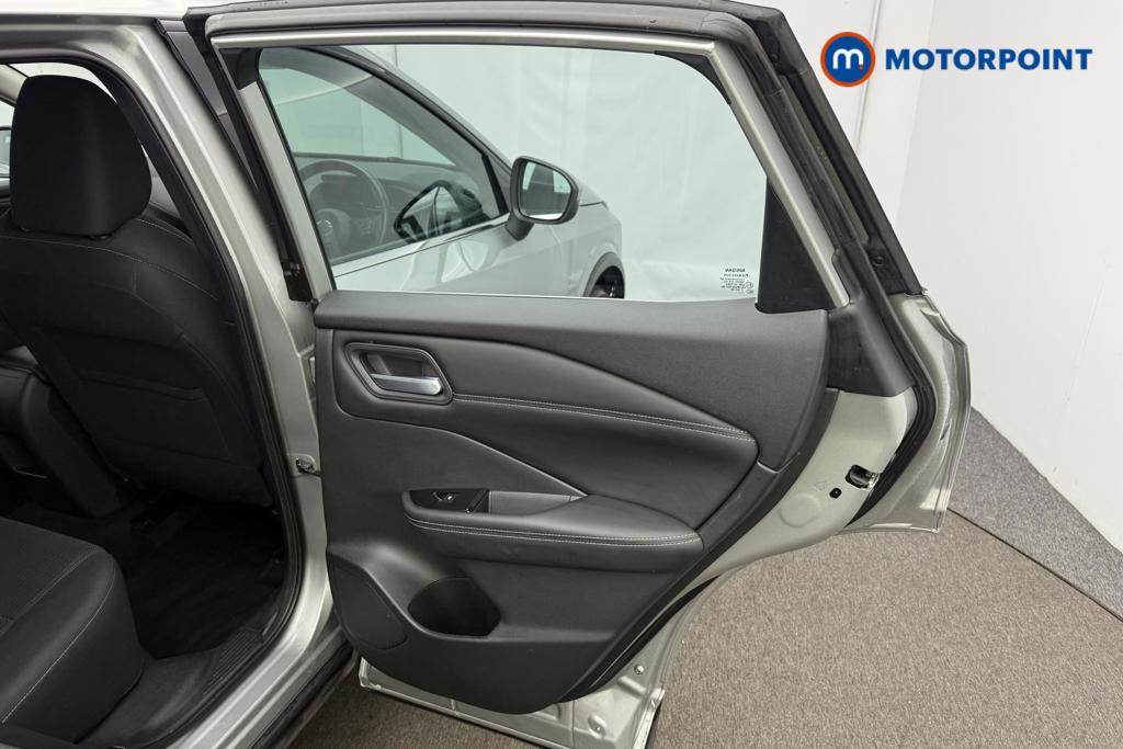 Nissan Qashqai Acenta Premium Manual Petrol SUV - Stock Number (1568418) - 13th supplementary image