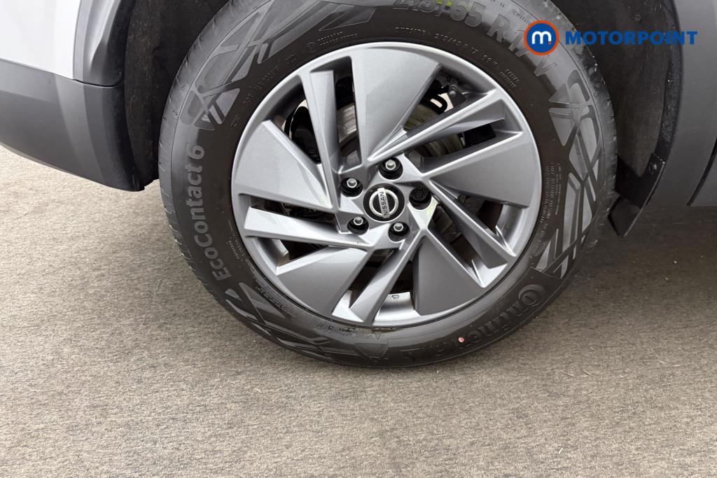 Nissan Qashqai Acenta Premium Manual Petrol SUV - Stock Number (1568418) - 23rd supplementary image