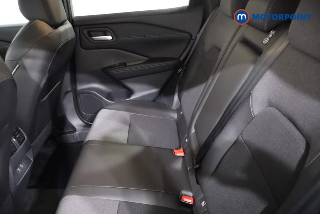 Nissan Qashqai N-Connecta Automatic Petrol SUV - Stock Number (1569577) - 5th supplementary image