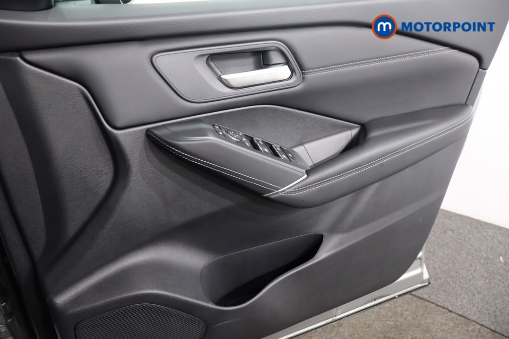 Nissan Qashqai N-Connecta Automatic Petrol SUV - Stock Number (1569577) - 21st supplementary image