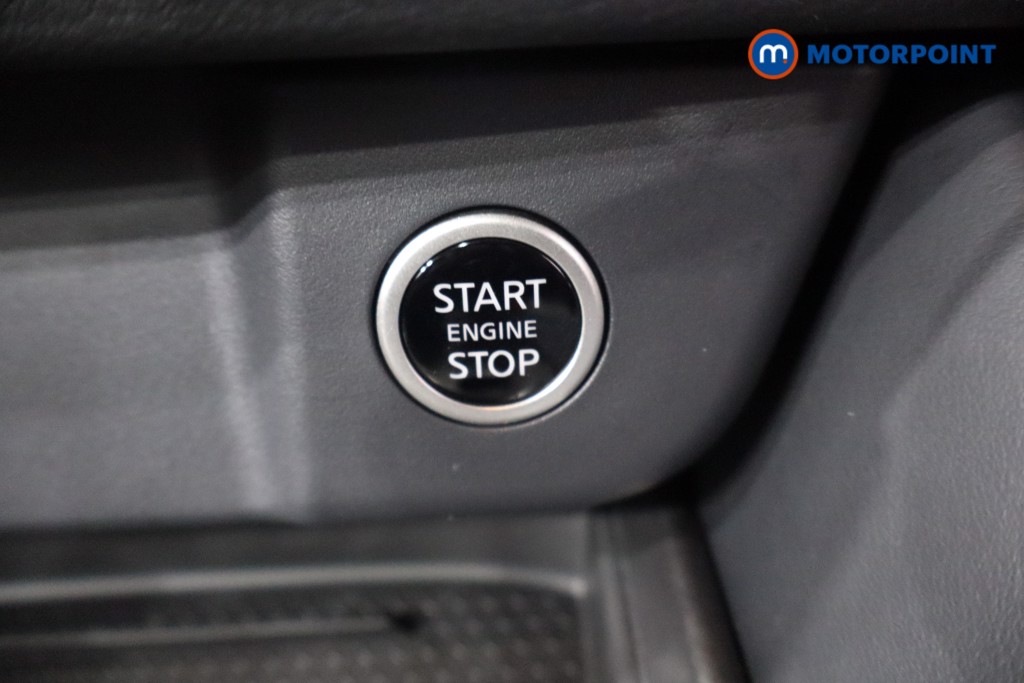 Nissan Qashqai N-Connecta Automatic Petrol SUV - Stock Number (1569582) - 13th supplementary image