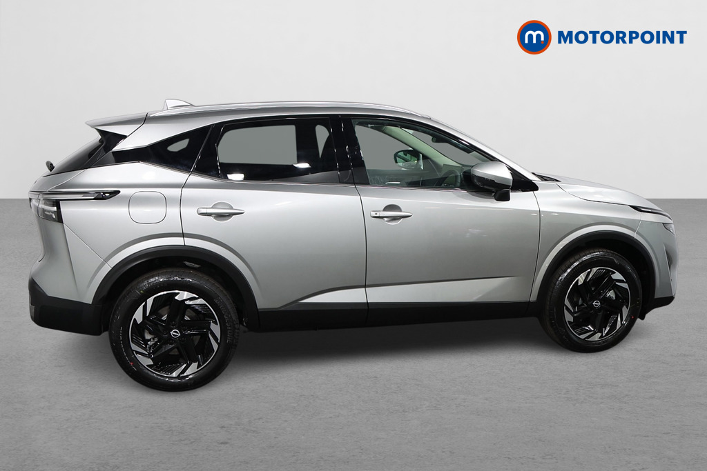 Nissan Qashqai N-Connecta Automatic Petrol SUV - Stock Number (1569582) - Drivers side