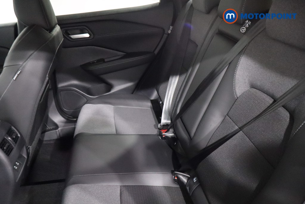 Nissan Qashqai N-Connecta Automatic Petrol SUV - Stock Number (1569610) - 5th supplementary image