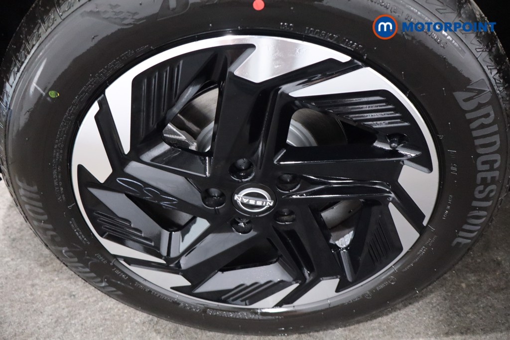 Nissan Qashqai N-Connecta Automatic Petrol SUV - Stock Number (1569610) - 9th supplementary image