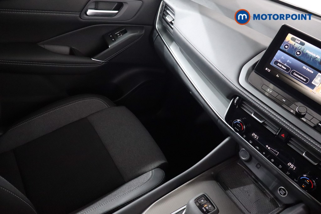 Nissan Qashqai N-Connecta Automatic Petrol SUV - Stock Number (1569610) - 16th supplementary image