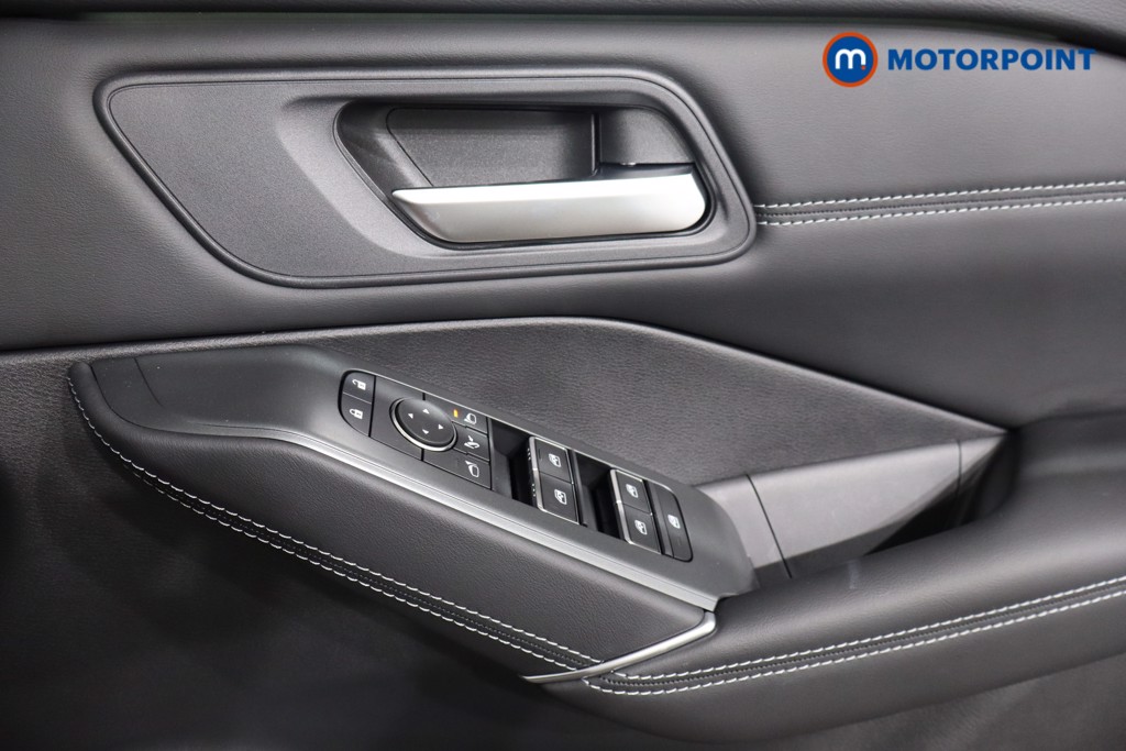 Nissan Qashqai N-Connecta Automatic Petrol SUV - Stock Number (1569610) - 20th supplementary image