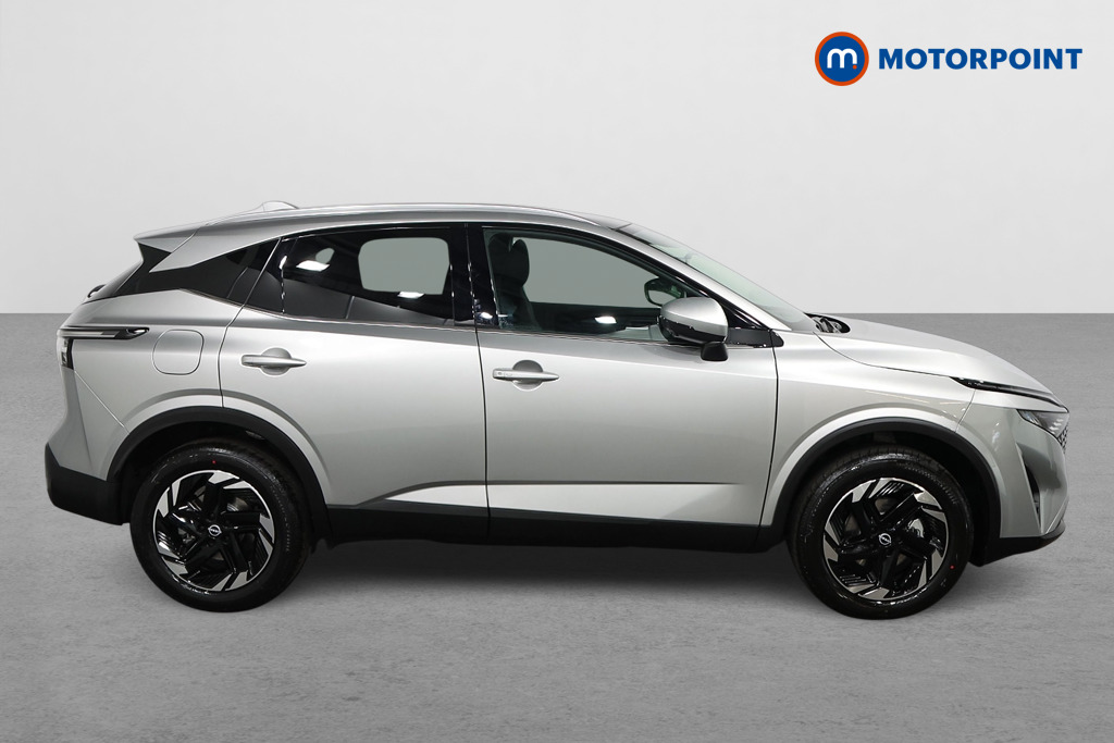 Nissan Qashqai N-Connecta Automatic Petrol SUV - Stock Number (1569610) - Drivers side