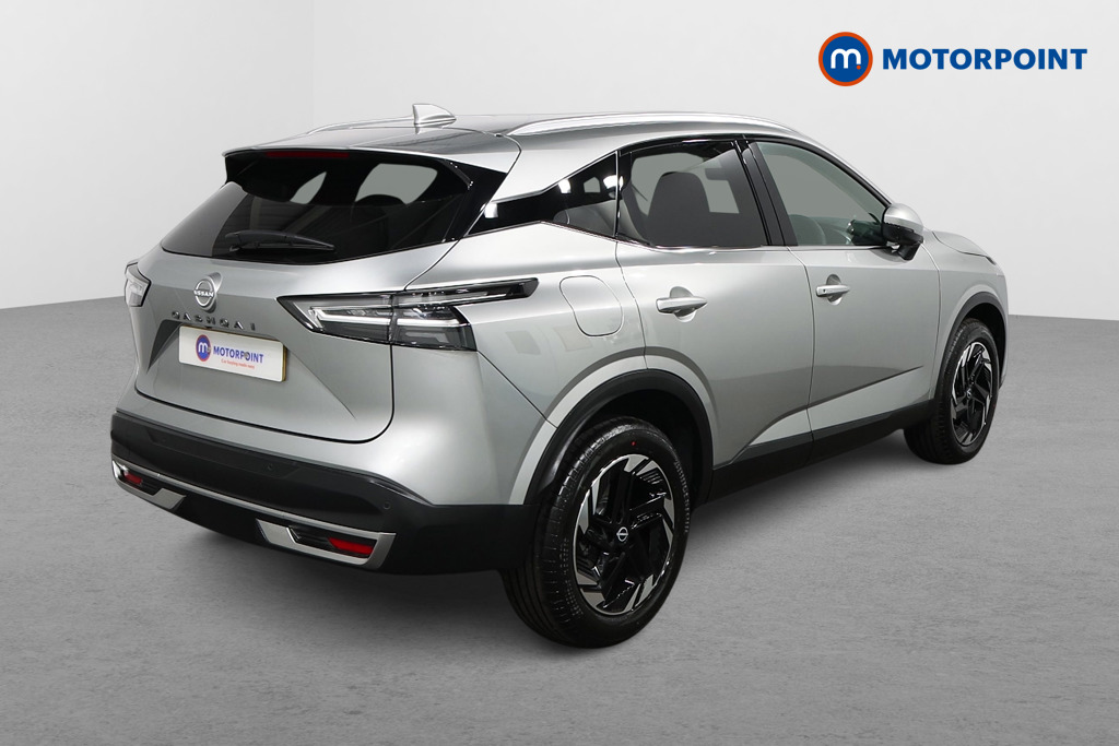 Nissan Qashqai N-Connecta Automatic Petrol SUV - Stock Number (1569610) - Drivers side rear corner
