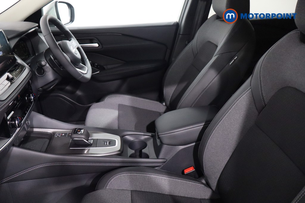 Nissan Qashqai N-Connecta Automatic Petrol SUV - Stock Number (1569616) - 4th supplementary image