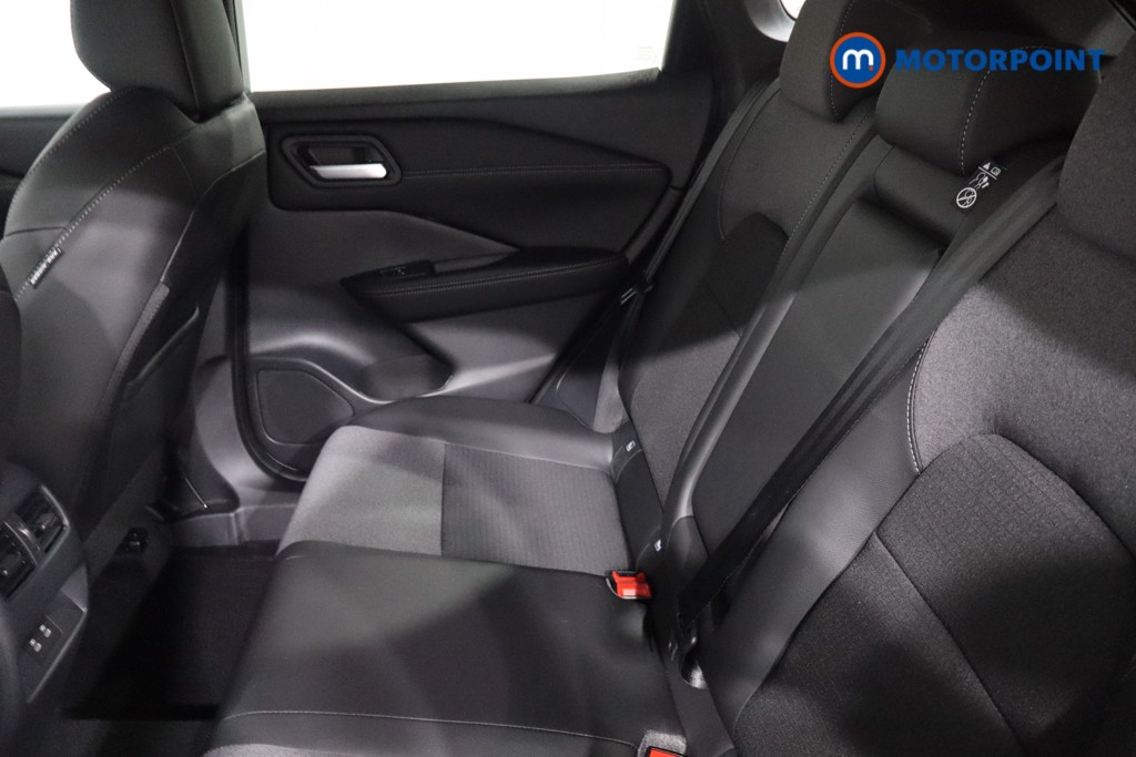 Nissan Qashqai N-Connecta Automatic Petrol SUV - Stock Number (1569616) - 5th supplementary image