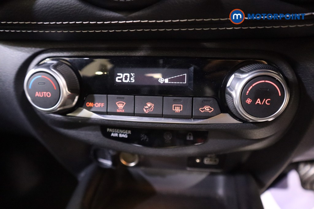 Nissan Juke N-Connecta Automatic Petrol SUV - Stock Number (1569834) - 5th supplementary image
