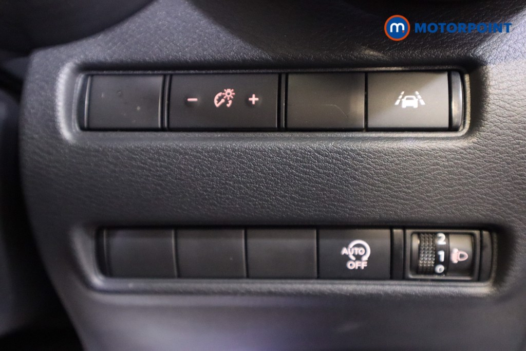 Nissan Juke N-Connecta Automatic Petrol SUV - Stock Number (1569834) - 10th supplementary image