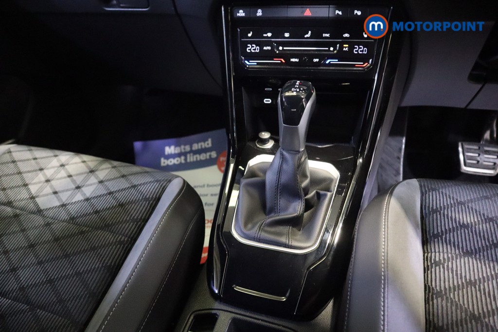 Volkswagen T-Roc R-Line Automatic Petrol SUV - Stock Number (1570352) - 6th supplementary image