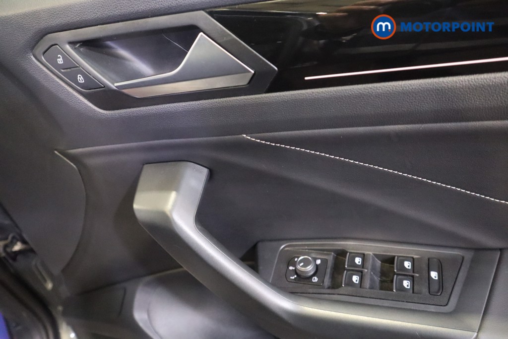 Volkswagen T-Roc R-Line Automatic Petrol SUV - Stock Number (1570352) - 8th supplementary image
