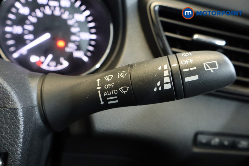 Nissan X-Trail N-Connecta Manual Diesel SUV - Stock Number (1538236) - 4th supplementary image
