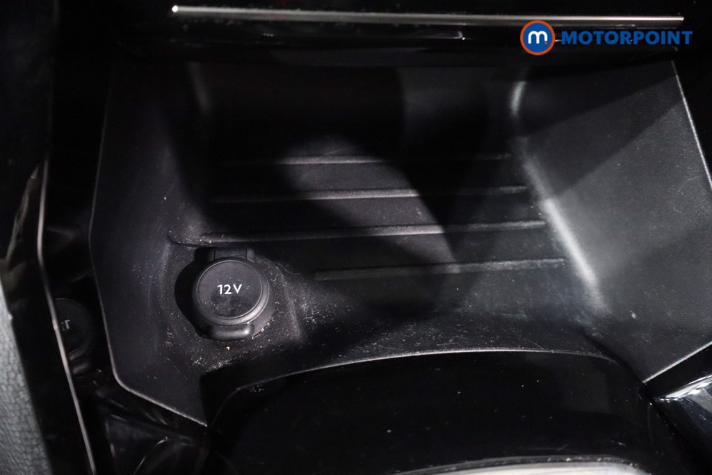 Peugeot 2008 Allure Manual Petrol SUV - Stock Number (1561792) - 17th supplementary image