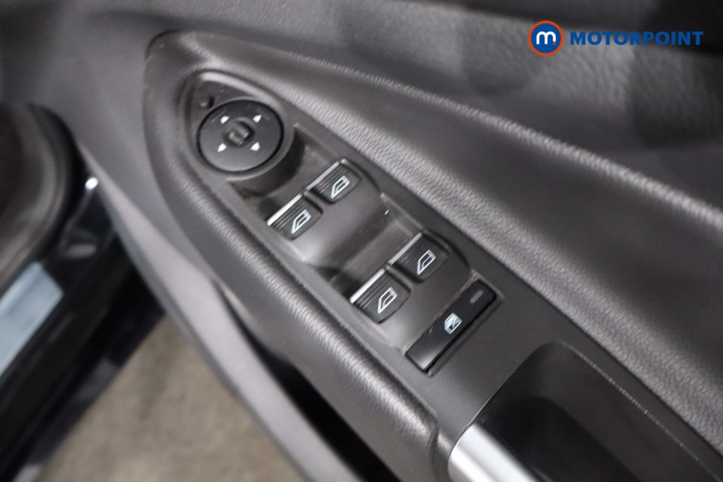Ford Kuga St-Line Edition Manual Petrol SUV - Stock Number (1563369) - 25th supplementary image