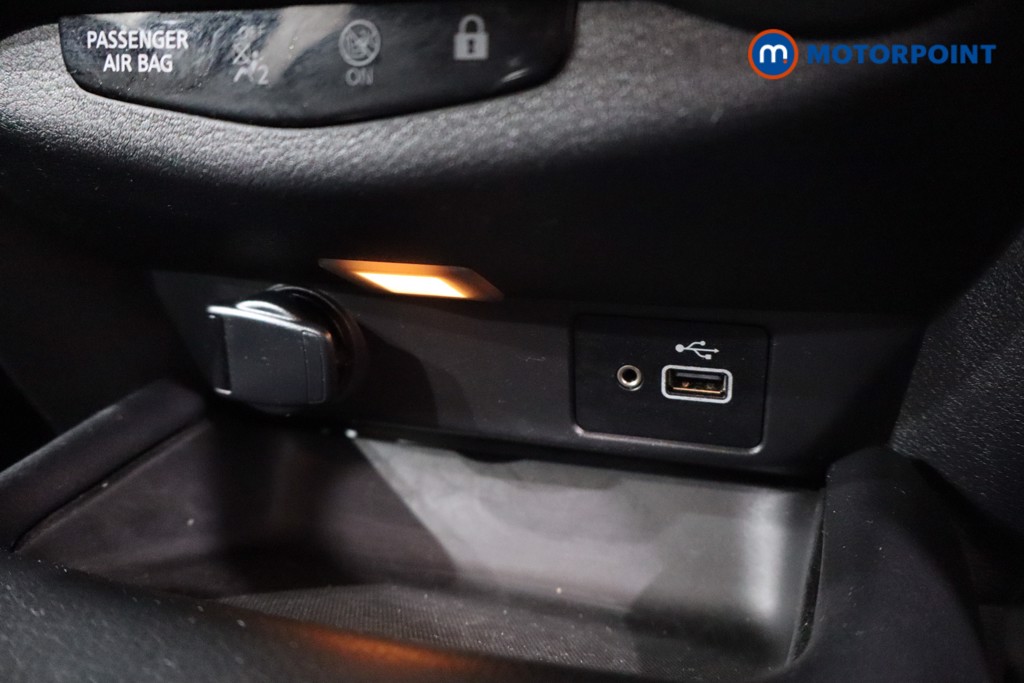 Nissan Juke N-Connecta Manual Petrol SUV - Stock Number (1566099) - 18th supplementary image