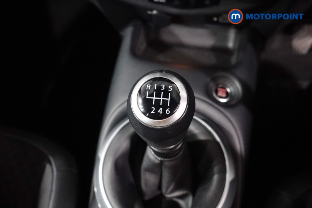 Nissan Juke N-Connecta Manual Petrol SUV - Stock Number (1566099) - 19th supplementary image