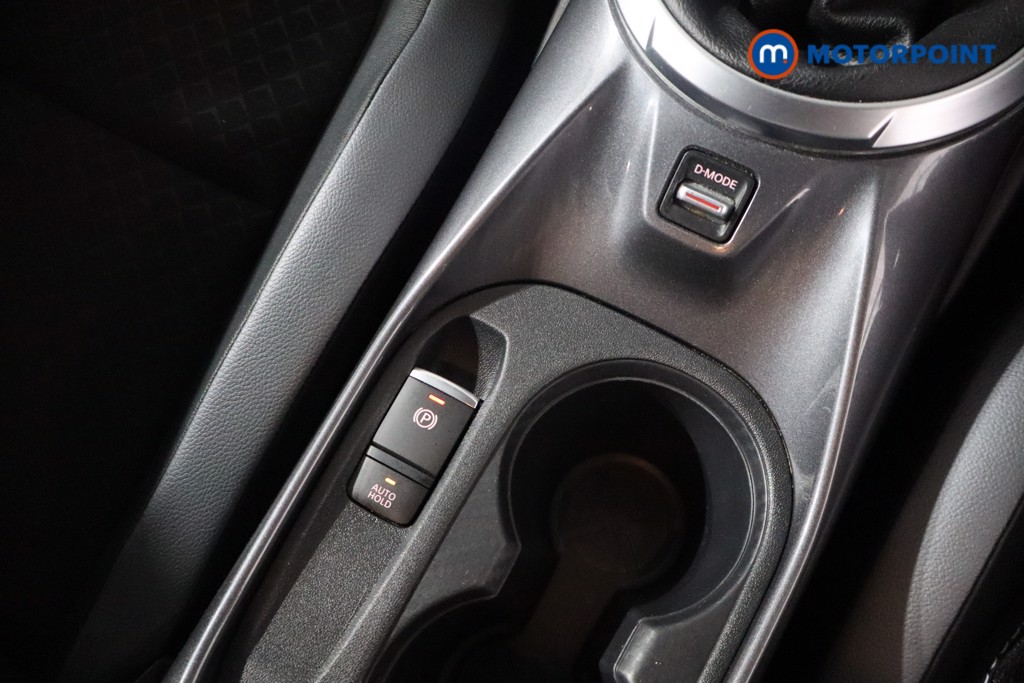 Nissan Juke N-Connecta Manual Petrol SUV - Stock Number (1566099) - 20th supplementary image
