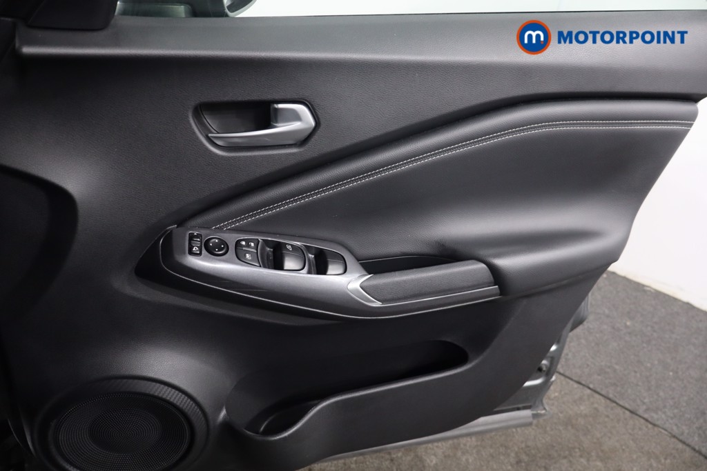 Nissan Juke N-Connecta Manual Petrol SUV - Stock Number (1566099) - 23rd supplementary image