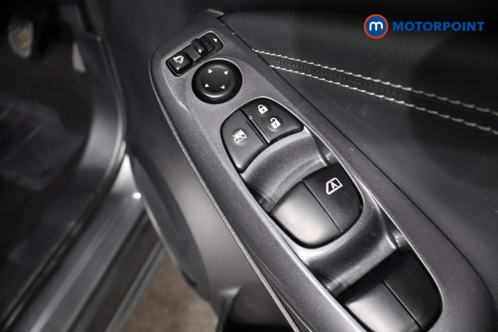 Nissan Juke N-Connecta Manual Petrol SUV - Stock Number (1566099) - 24th supplementary image