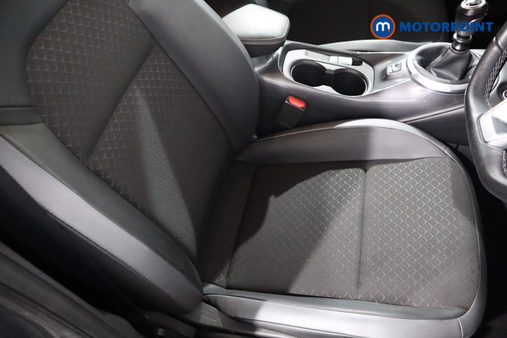 Nissan Juke N-Connecta Manual Petrol SUV - Stock Number (1566099) - 26th supplementary image