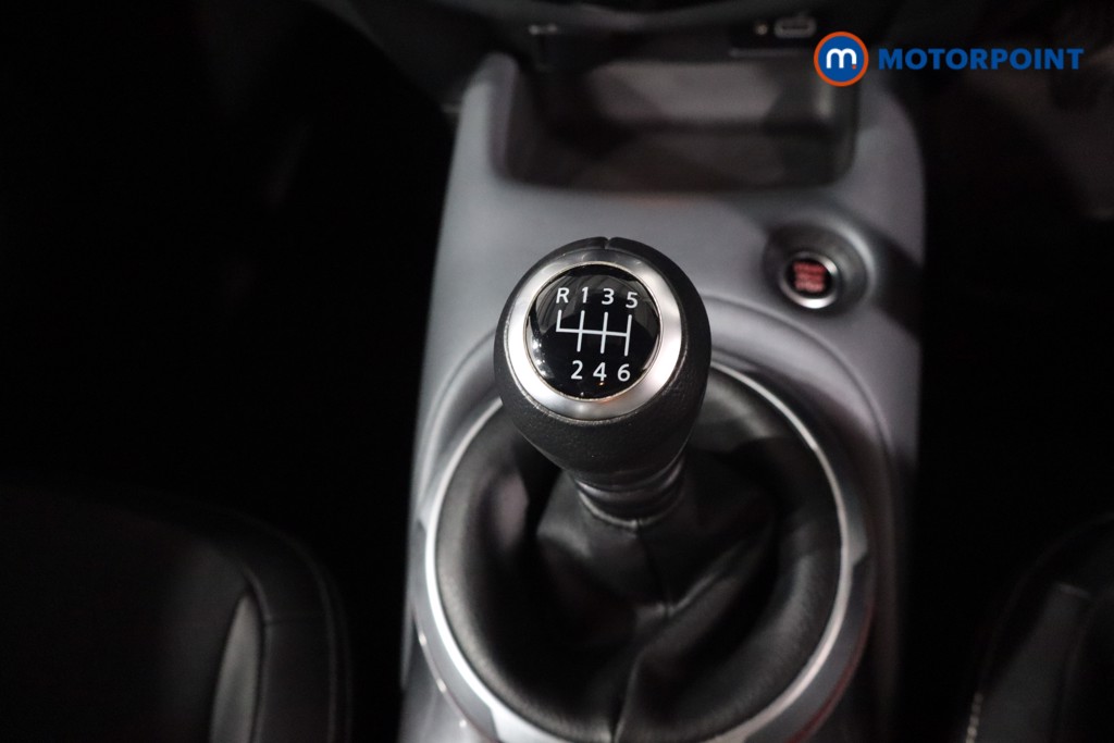 Nissan Juke Tekna Manual Petrol SUV - Stock Number (1566832) - 19th supplementary image