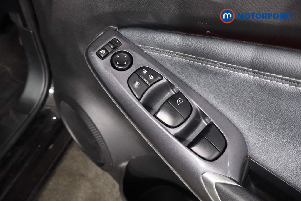 Nissan Juke Tekna Manual Petrol SUV - Stock Number (1566832) - 24th supplementary image