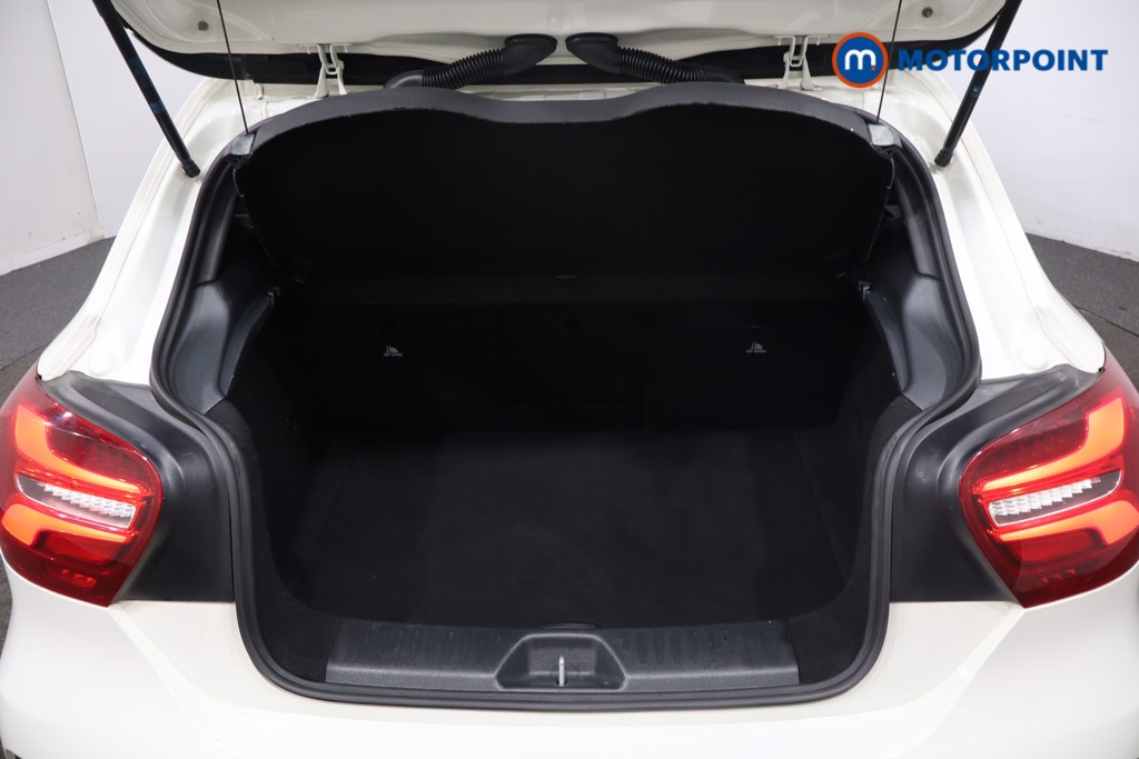 Mercedes-Benz A Class Amg Line Manual Petrol Hatchback - Stock Number (1567809) - 32nd supplementary image