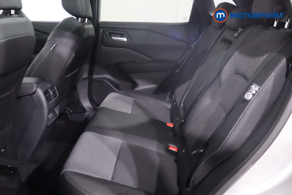 Nissan Qashqai N-Connecta Automatic Petrol SUV - Stock Number (1569568) - 5th supplementary image