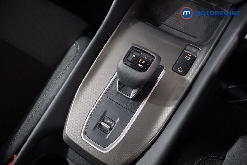 Nissan Qashqai N-Connecta Automatic Petrol SUV - Stock Number (1569573) - 18th supplementary image