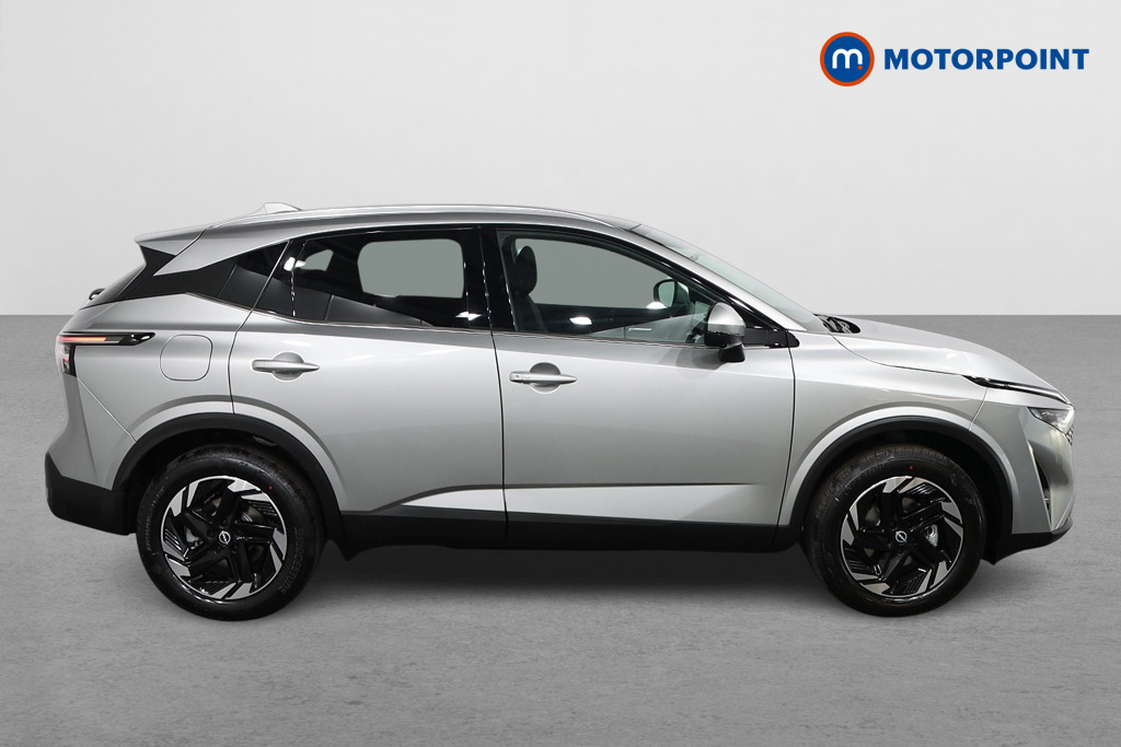 Nissan Qashqai N-Connecta Automatic Petrol SUV - Stock Number (1569573) - Drivers side