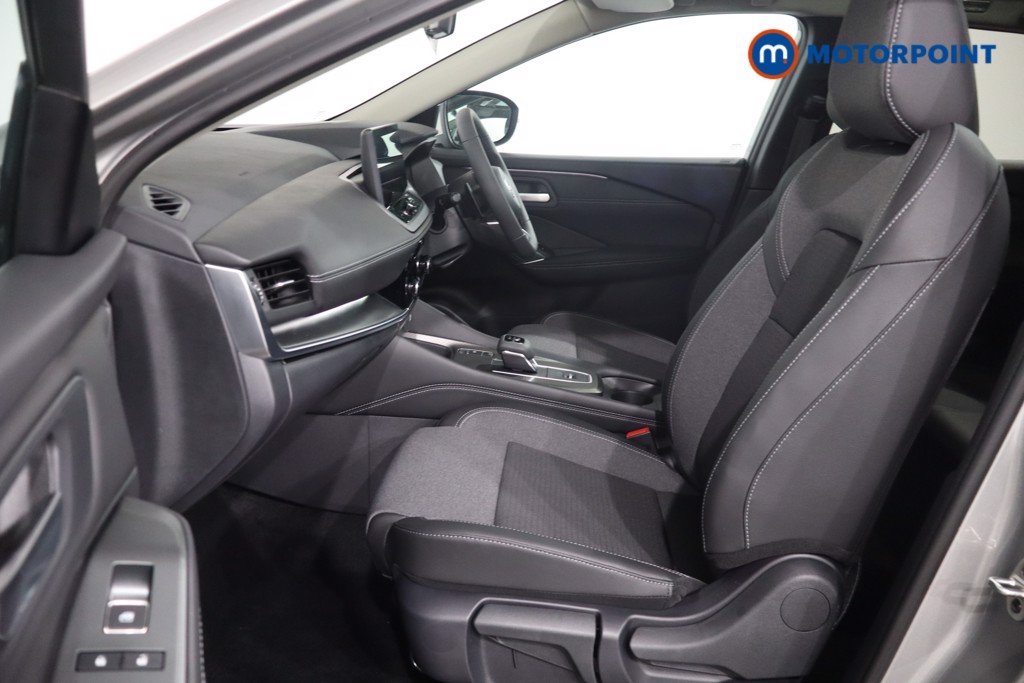 Nissan Qashqai N-Connecta Automatic Petrol SUV - Stock Number (1569575) - 4th supplementary image