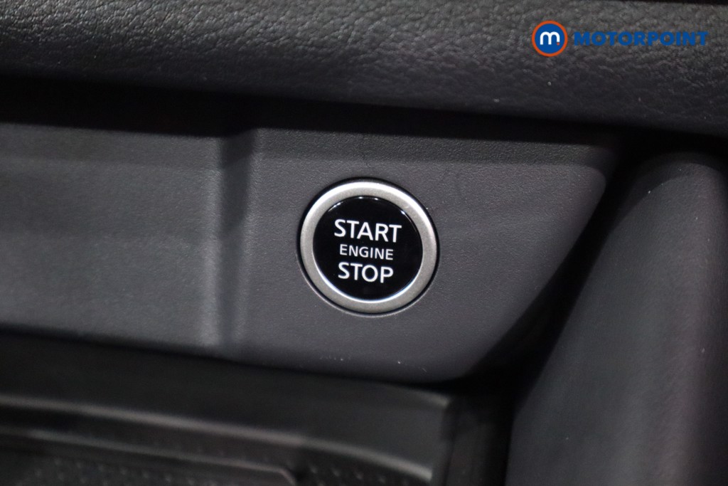 Nissan Qashqai N-Connecta Automatic Petrol SUV - Stock Number (1569575) - 15th supplementary image
