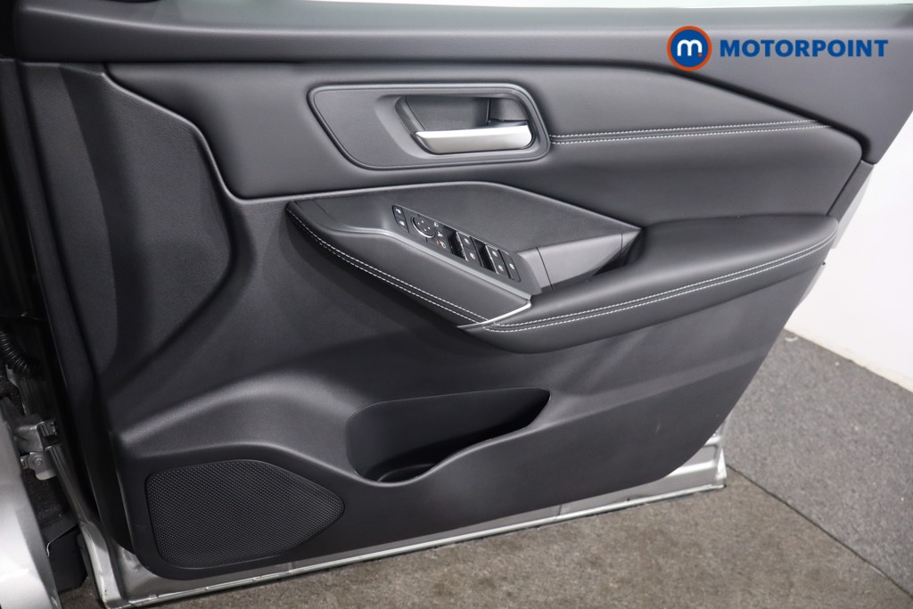 Nissan Qashqai N-Connecta Automatic Petrol SUV - Stock Number (1569575) - 22nd supplementary image