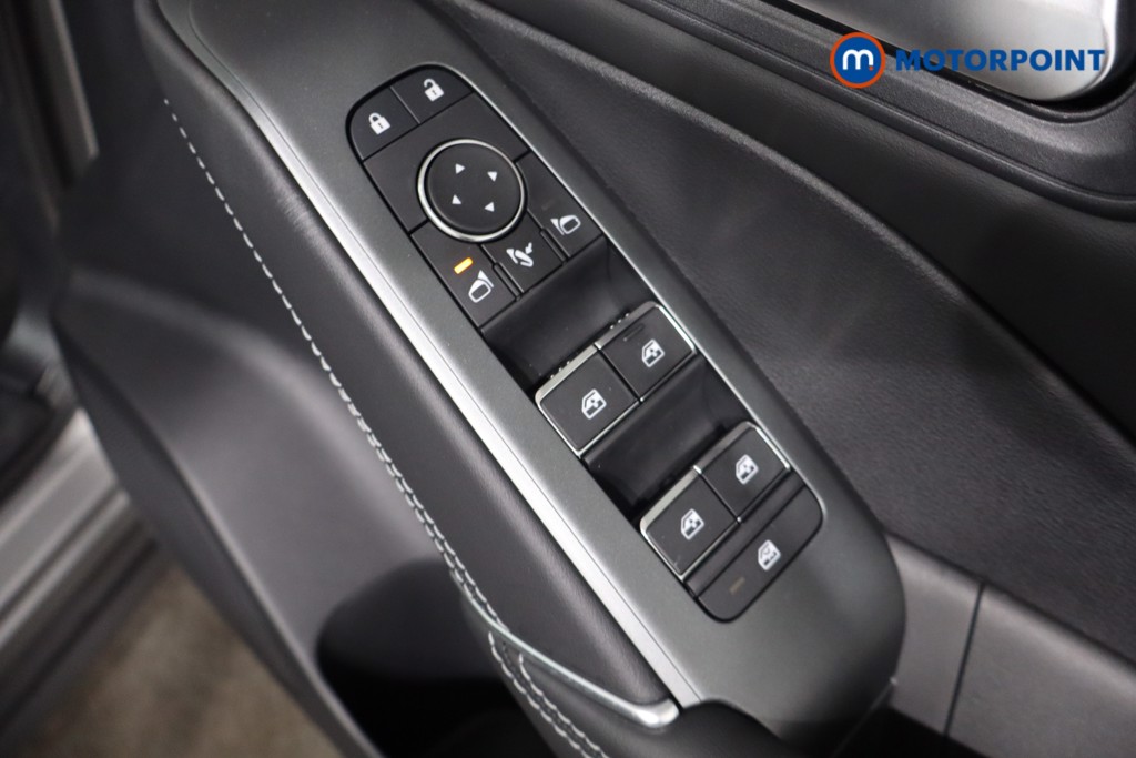 Nissan Qashqai N-Connecta Automatic Petrol SUV - Stock Number (1569575) - 23rd supplementary image