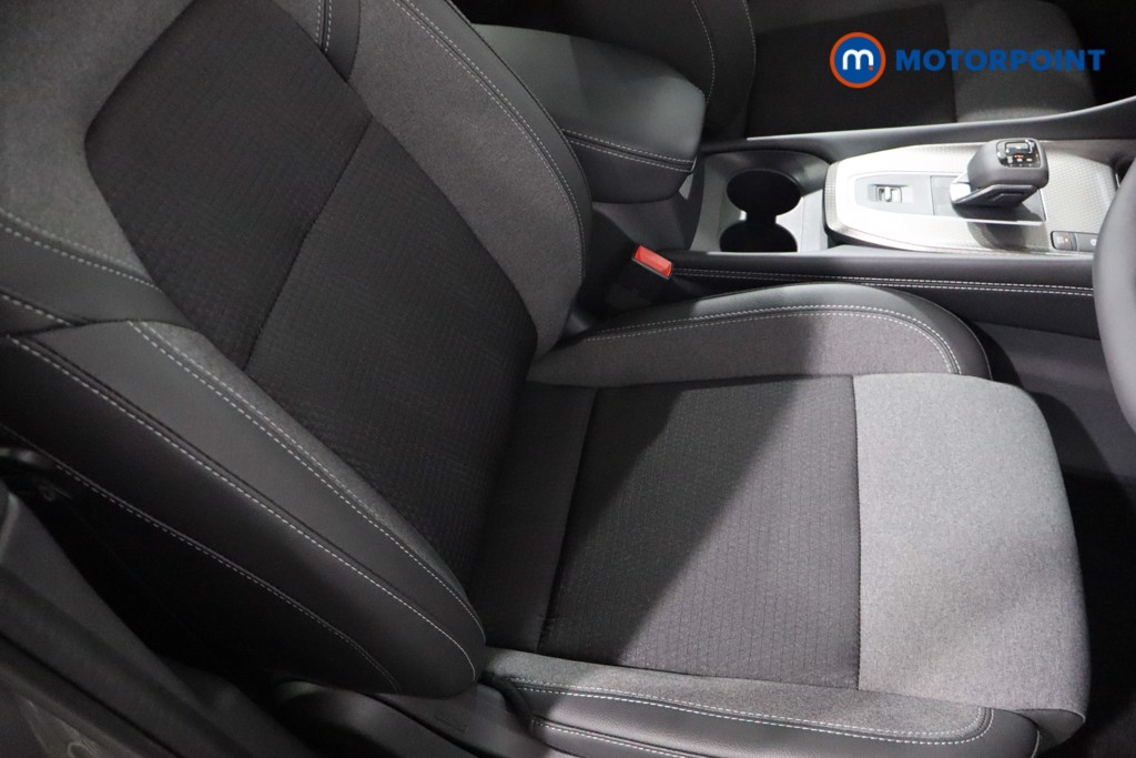Nissan Qashqai N-Connecta Automatic Petrol SUV - Stock Number (1569575) - 25th supplementary image