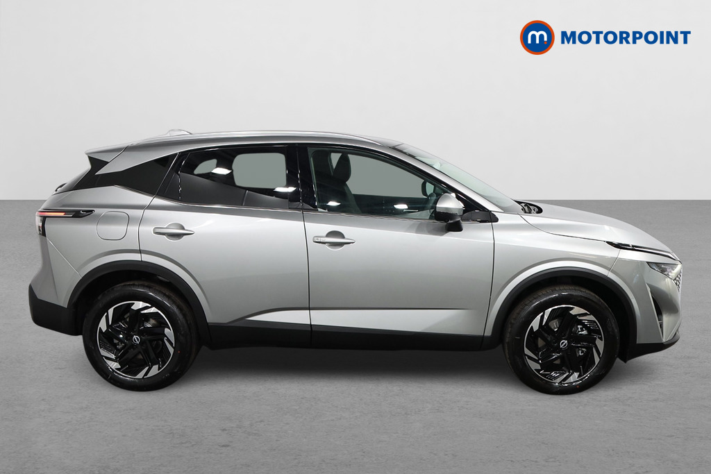 Nissan Qashqai N-Connecta Automatic Petrol SUV - Stock Number (1569575) - Drivers side