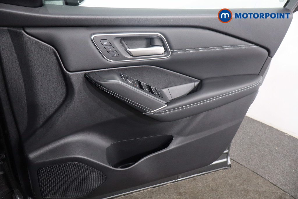 Nissan Qashqai Tekna Automatic Petrol SUV - Stock Number (1569595) - 22nd supplementary image