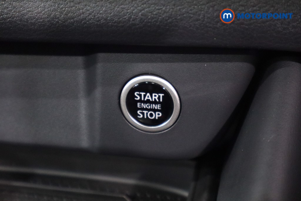 Nissan Qashqai N-Connecta Automatic Petrol SUV - Stock Number (1569612) - 16th supplementary image