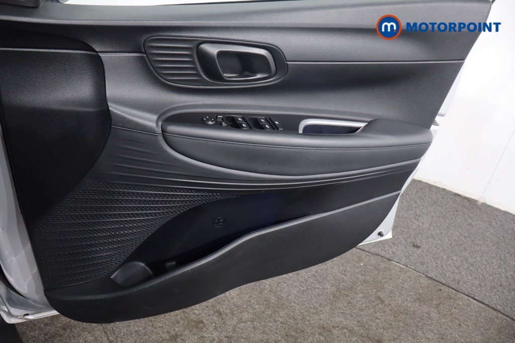 Hyundai Bayon Se Connect Automatic Petrol-Electric Hybrid SUV - Stock Number (1561966) - 20th supplementary image