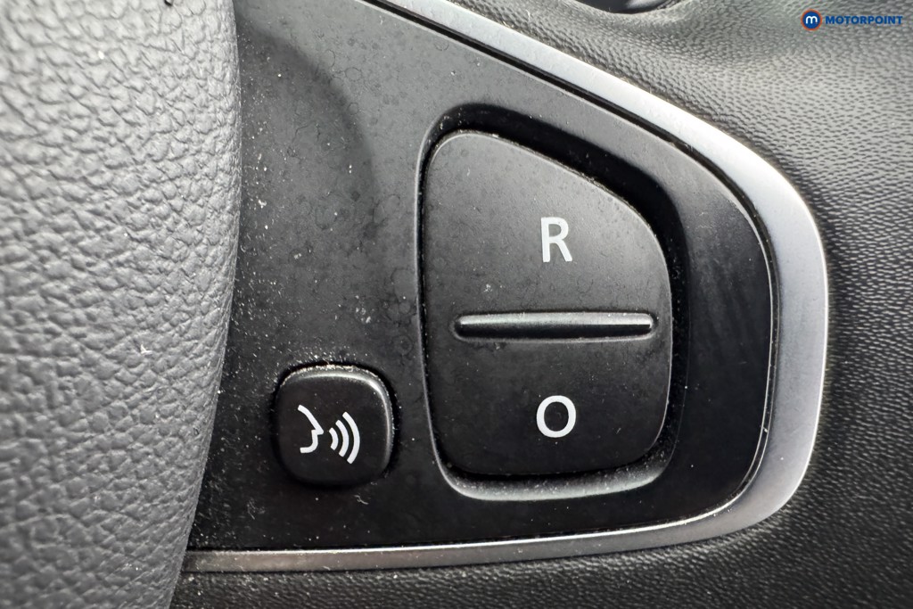 Renault Clio Iconic Manual Petrol Hatchback - Stock Number (1551555) - 18th supplementary image