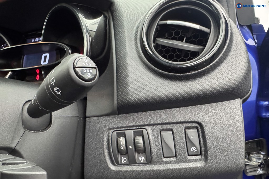 Renault Clio Iconic Manual Petrol Hatchback - Stock Number (1551555) - 19th supplementary image