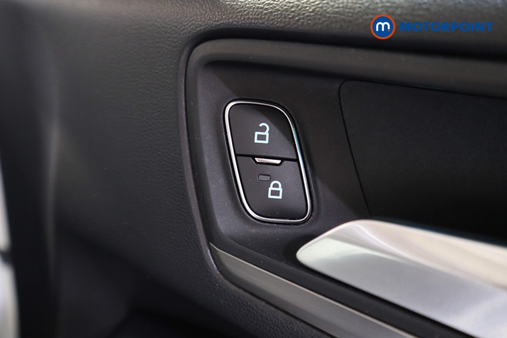 Ford Focus Titanium Manual Petrol Hatchback - Stock Number (1554720) - 12th supplementary image