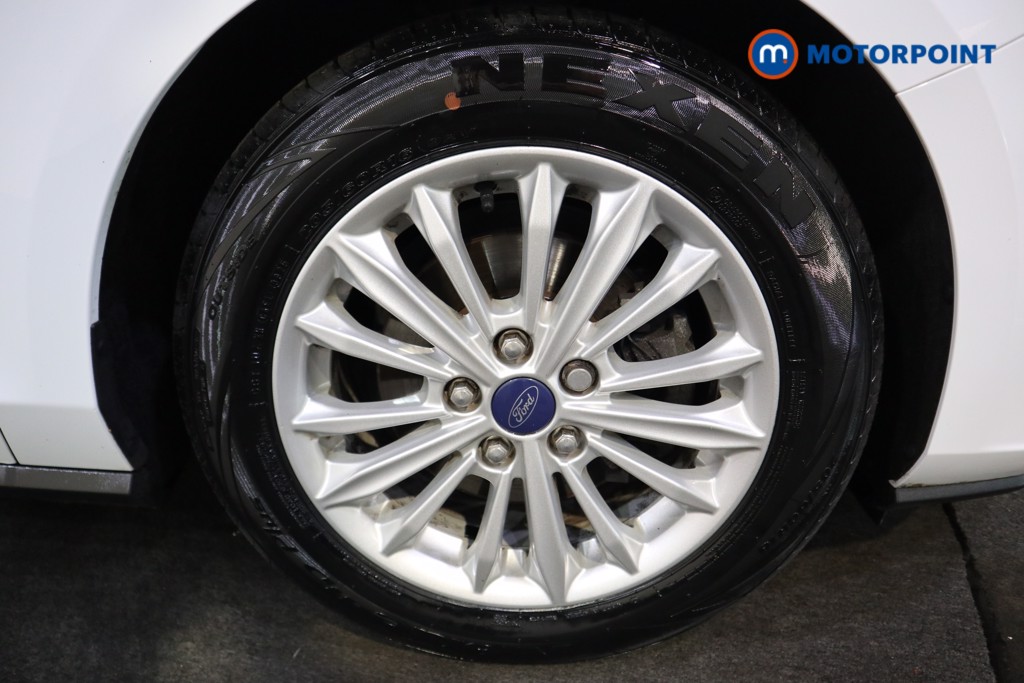 Ford Focus Titanium Manual Petrol Hatchback - Stock Number (1554720) - 17th supplementary image